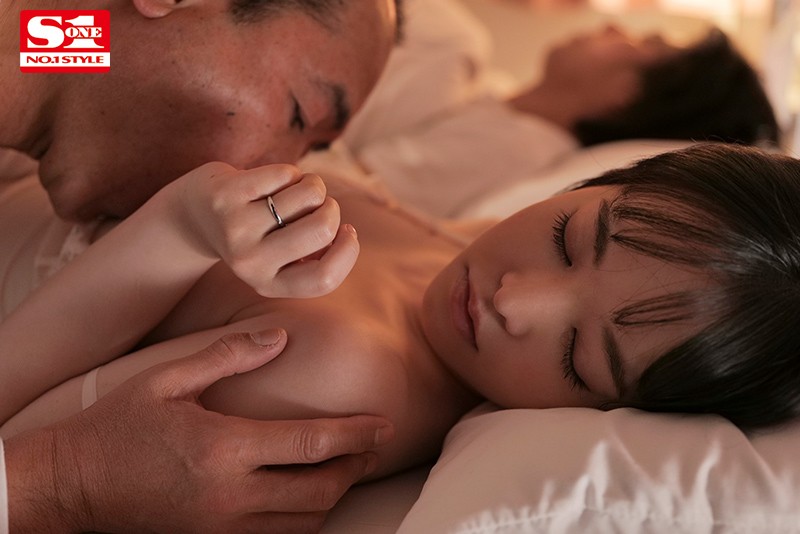 Loạn Luân Đêm Khuya: Cha Già Và Con Dâu Nóng Bỏng